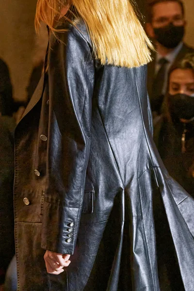 Look 28